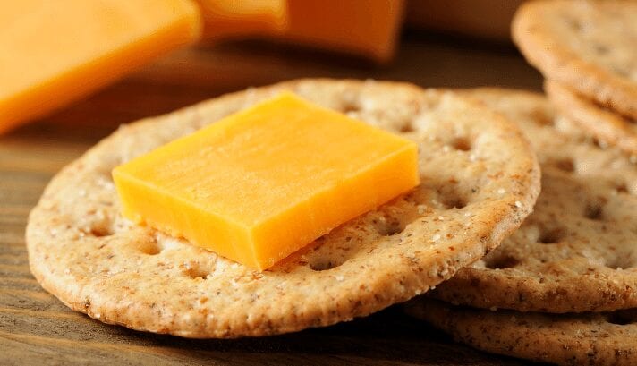Crackers and the delecious cheese.