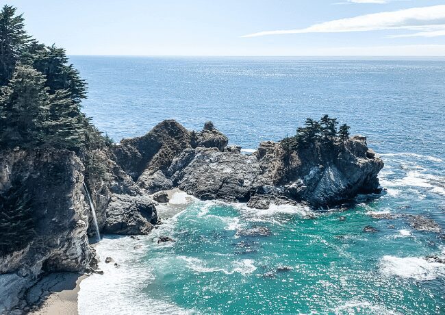 Discover Big Sur's rugged and breathtaking beauty, where towering cliffs meet the vast expanse of the Pacific Ocean. With its dramatic landscapes, pristine beaches, and abundant wildlife, Big Sur offers an unforgettable escape into the wild heart of California's Central Coast.