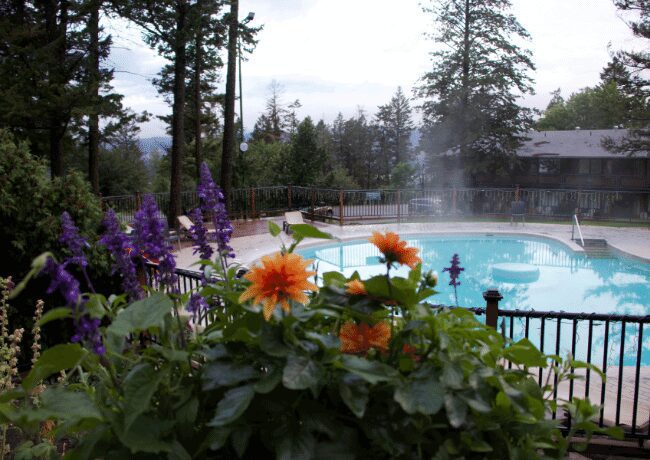 fairmont-hot-springs-guest-pool