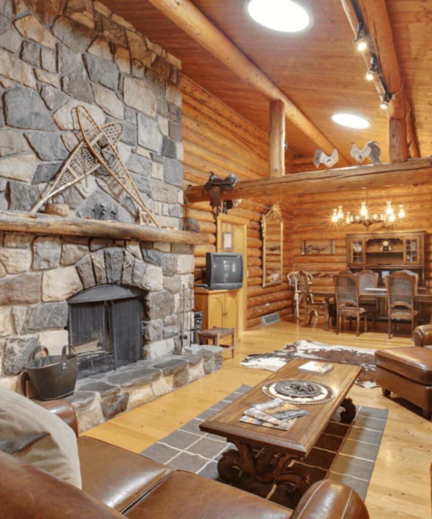 The beautiful cabin at Folk Tree Lodge in Bragg Creek