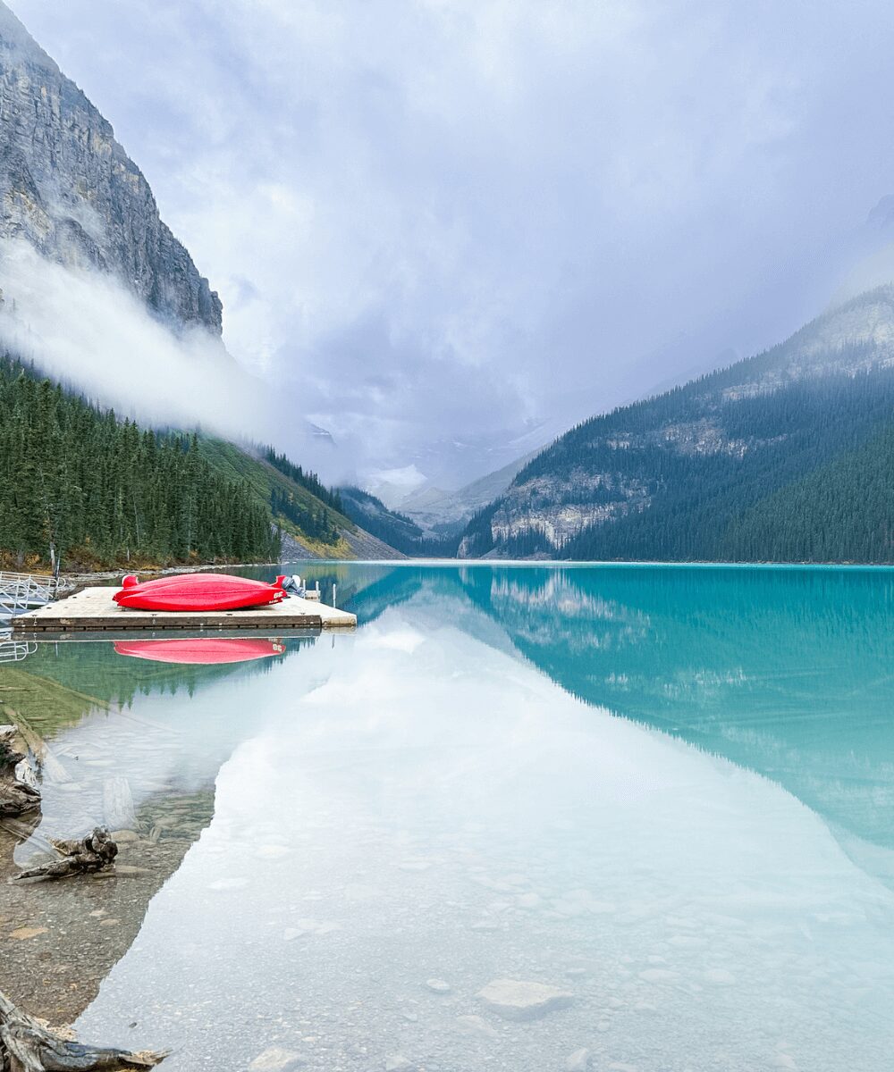 the iconic lake louise in Banf NP