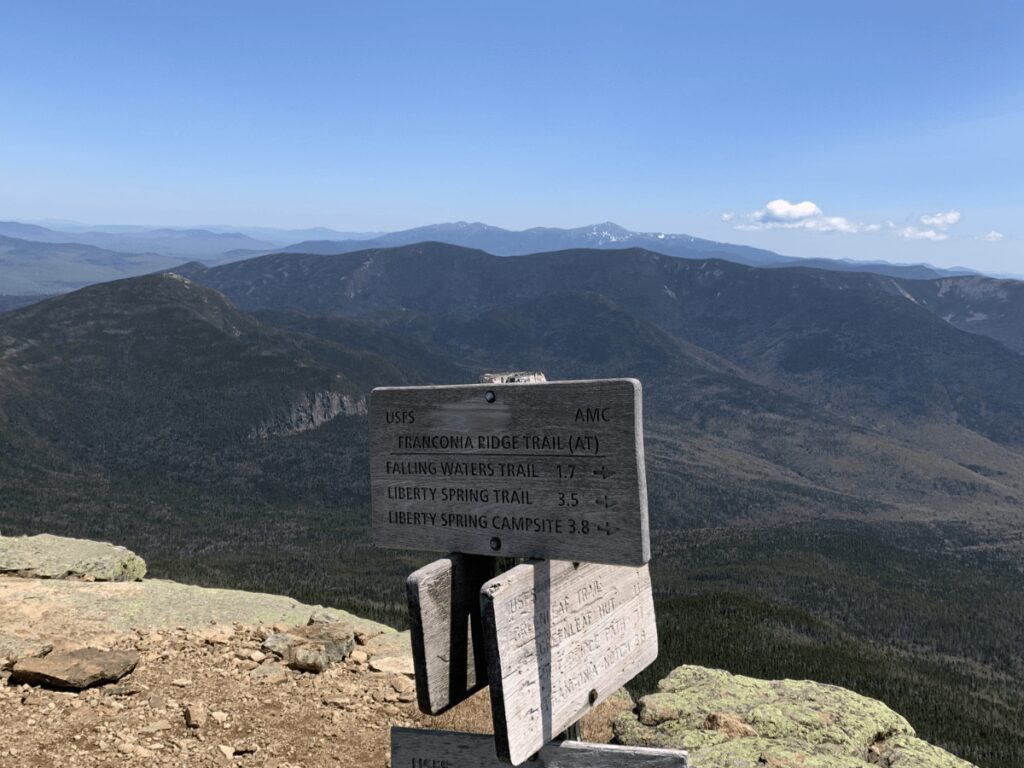 View on the horizon at the summit of Mount Lafayette